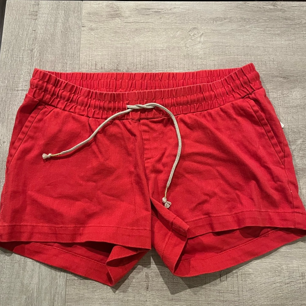 NWT - A Pea in the Pod Maternity Under Belly Shorts. Red. Size L
